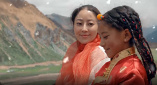 女生只穿内裤